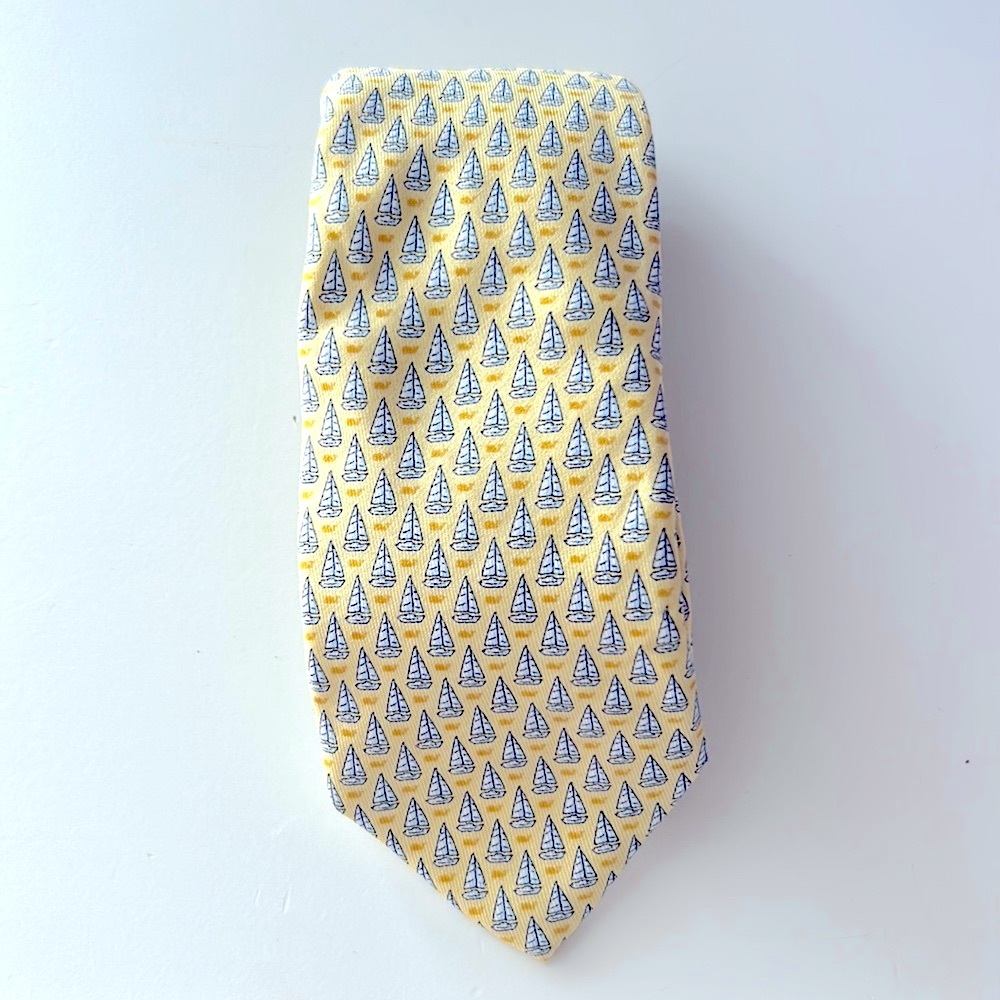 Vineyard vines sailboat tie